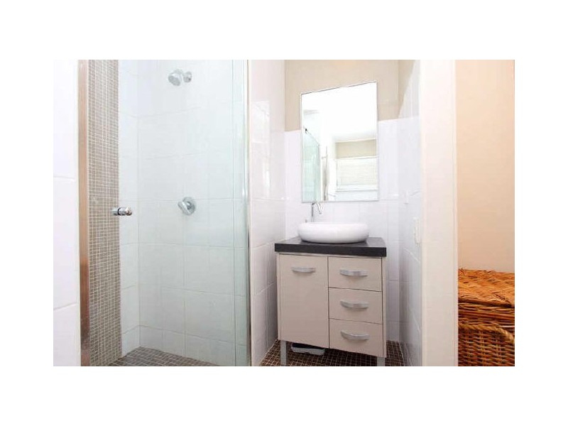 14 Roxburgh St, Kenmore QLD 4069