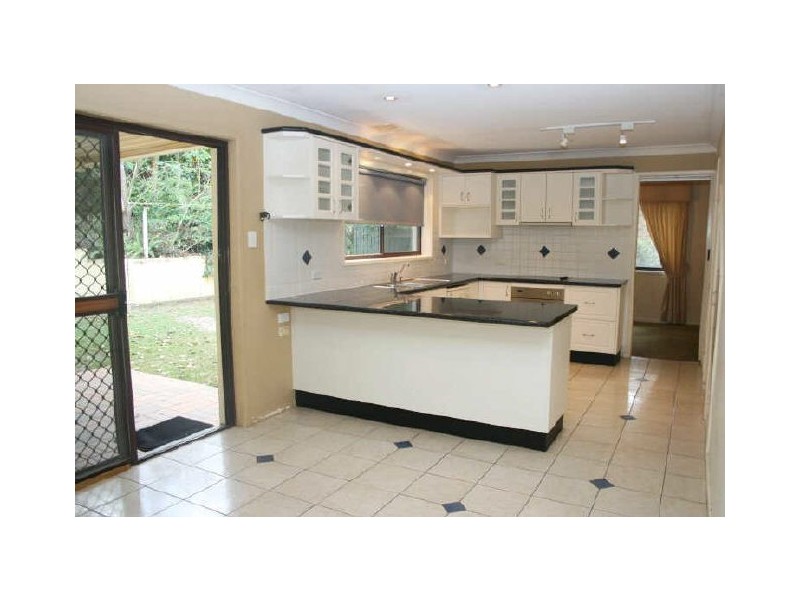 7 Burrumbuck Street, Chapel Hill QLD 4069