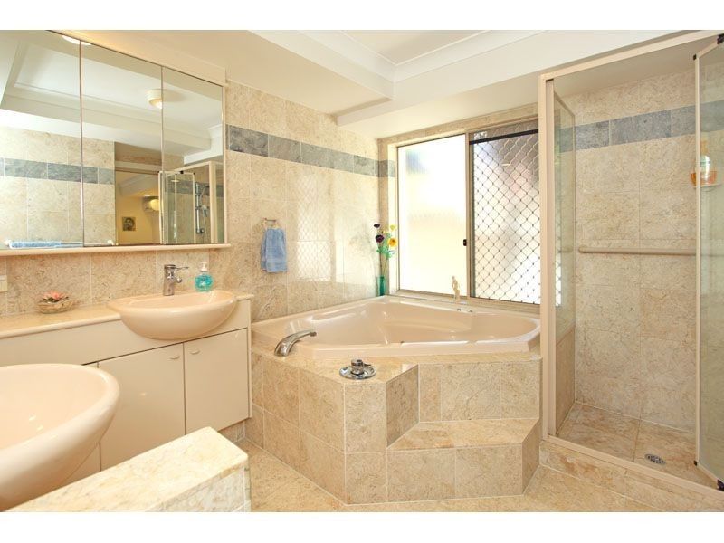 16/50 Boblynne Street, Chapel Hill QLD 4069