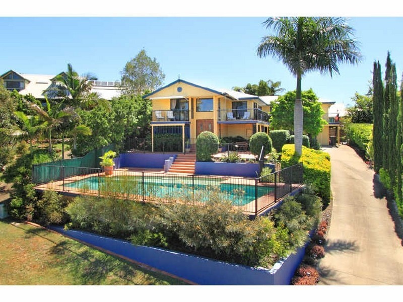 18 Palmer Close, Brookfield QLD 4069