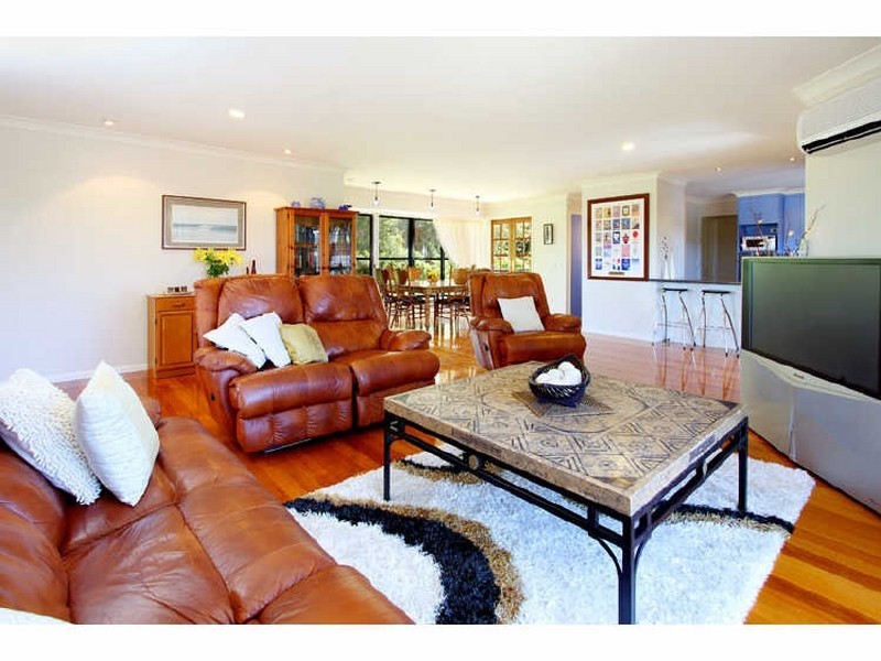 18 Palmer Close, Brookfield QLD 4069