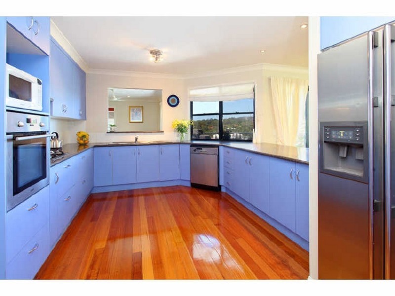 18 Palmer Close, Brookfield QLD 4069