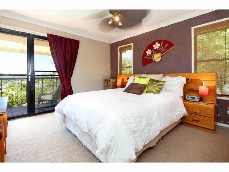 18 Palmer Close, Brookfield QLD 4069