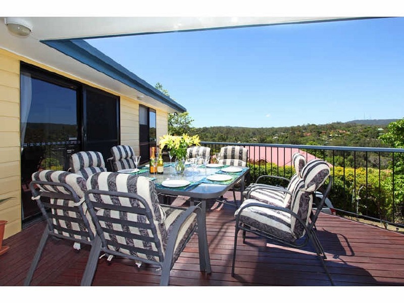 18 Palmer Close, Brookfield QLD 4069