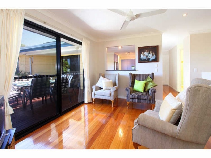 18 Palmer Close, Brookfield QLD 4069