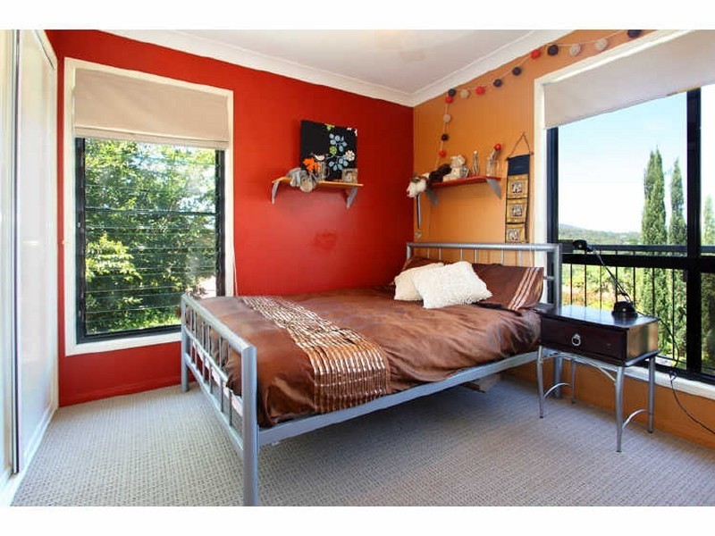 18 Palmer Close, Brookfield QLD 4069