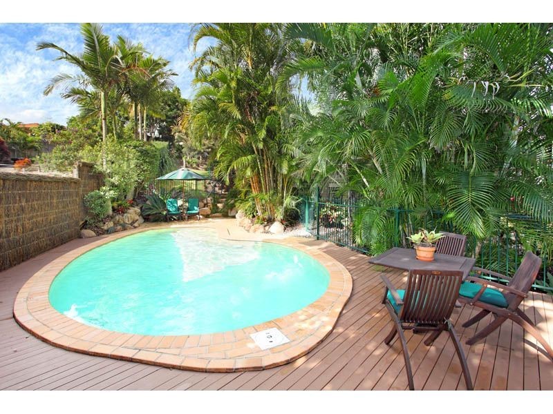 9 Binyara Street, Chapel Hill QLD 4069