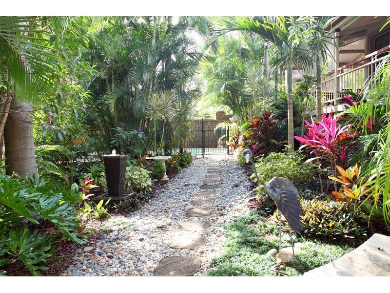 9 Binyara Street, Chapel Hill QLD 4069