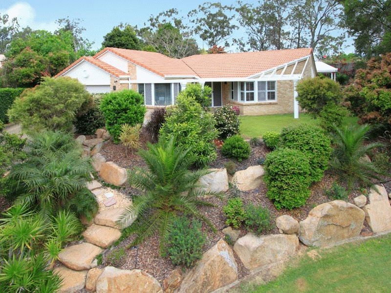 8 Kay Close, Kenmore Hills QLD 4069