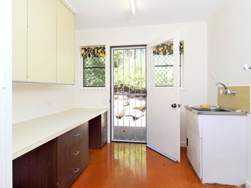 16 Norman Street, Fig Tree Pocket QLD 4069