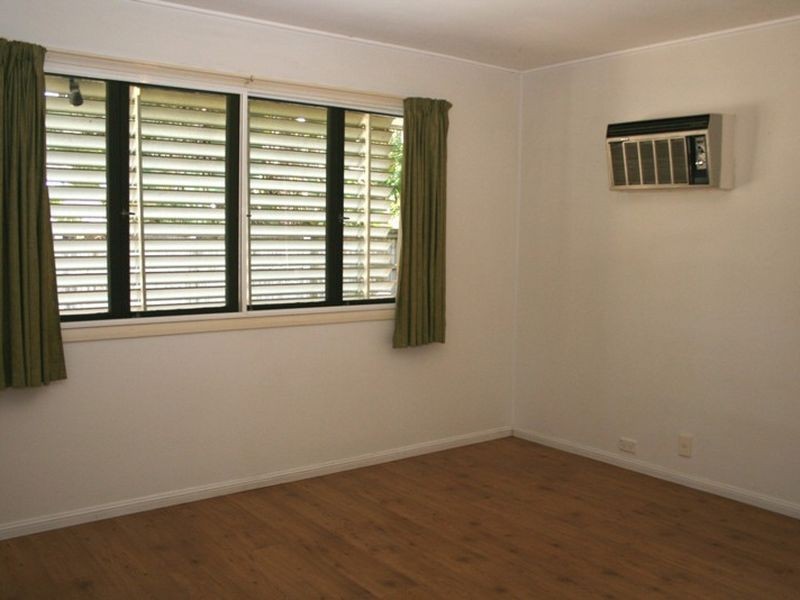 1 Dumbarton Drive, Kenmore QLD 4069