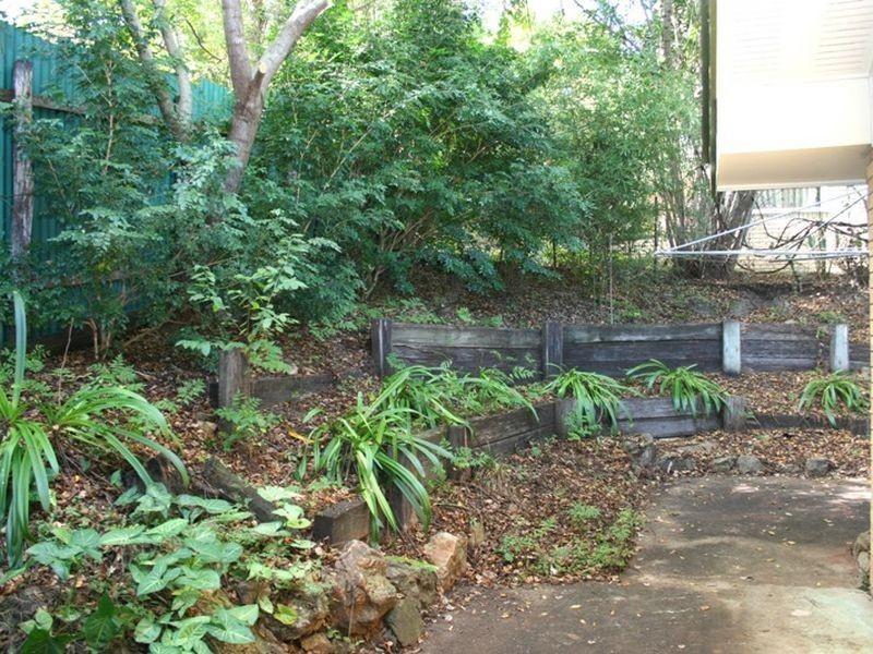 1 Dumbarton Drive, Kenmore QLD 4069