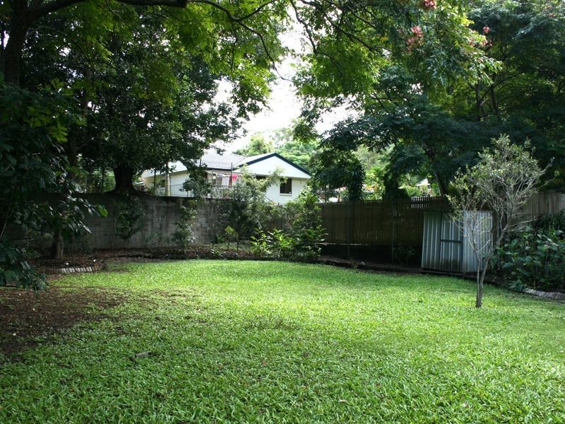 8 Kimba Street, Chapel Hill QLD 4069