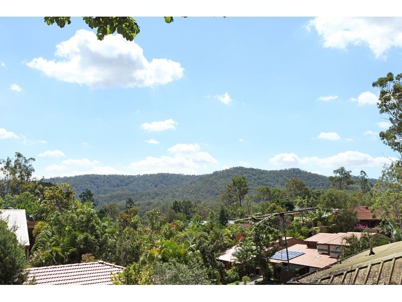 3 Manubar Place, Chapel Hill QLD 4069