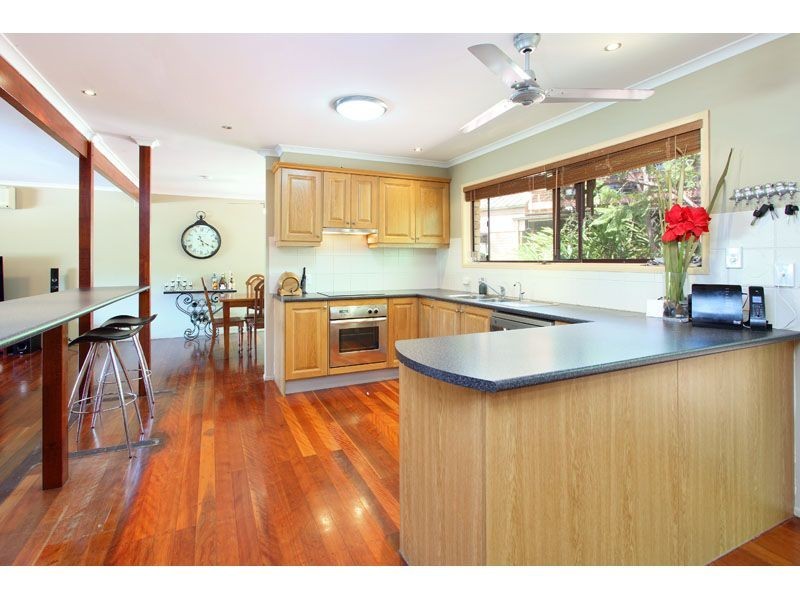 3 Manubar Place, Chapel Hill QLD 4069