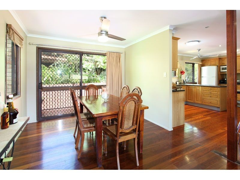 3 Manubar Place, Chapel Hill QLD 4069