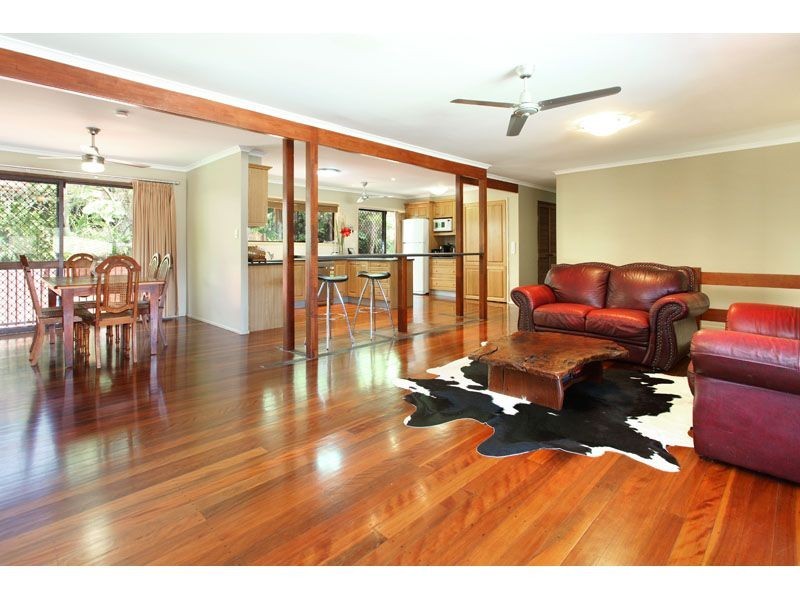 3 Manubar Place, Chapel Hill QLD 4069