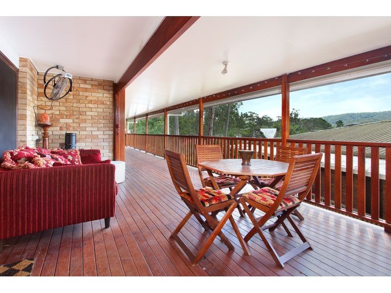 3 Manubar Place, Chapel Hill QLD 4069