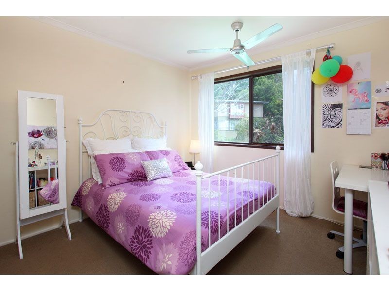 3 Manubar Place, Chapel Hill QLD 4069