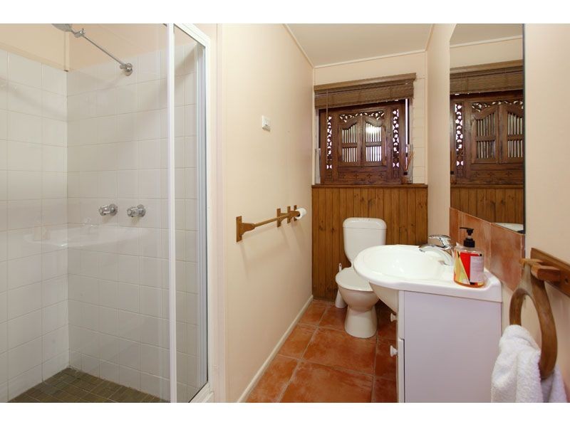 3 Manubar Place, Chapel Hill QLD 4069