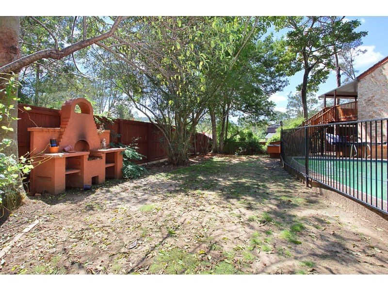 3 Manubar Place, Chapel Hill QLD 4069