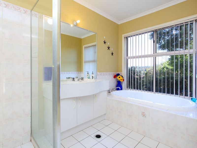 31 Palm Street, Kenmore QLD 4069