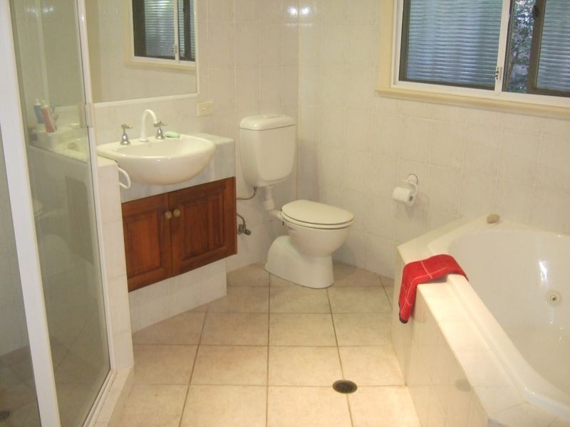 59 Moordale Street, Chapel Hill QLD 4069