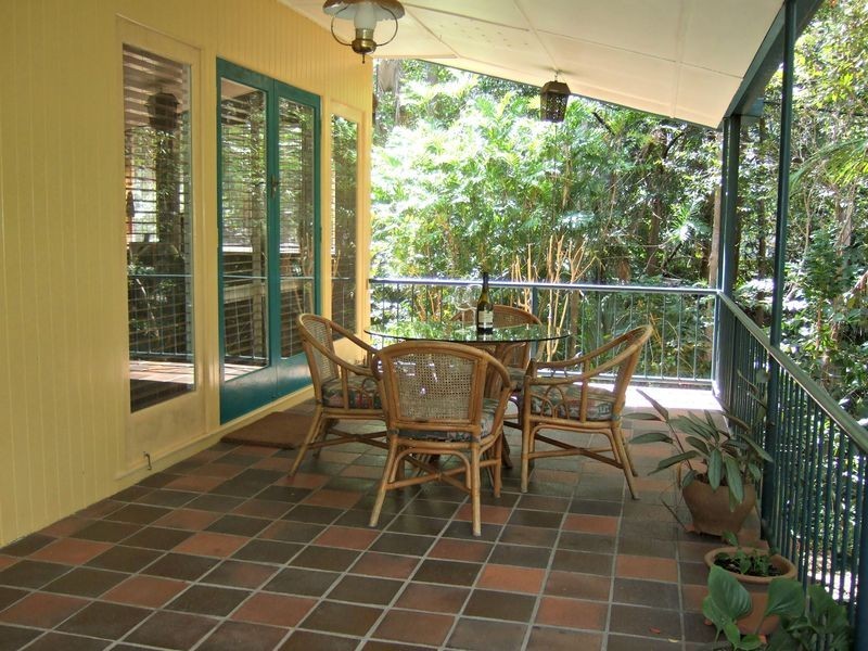 59 Moordale Street, Chapel Hill QLD 4069