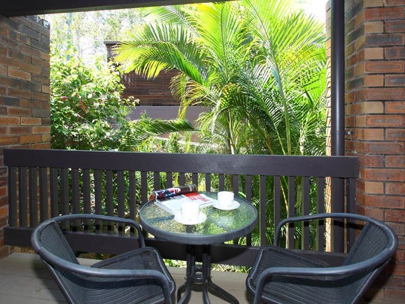 25 Kirkdale Rd, Chapel Hill QLD 4069