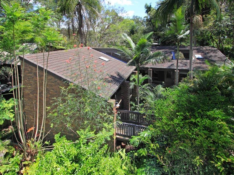 25 Kirkdale Rd, Chapel Hill QLD 4069