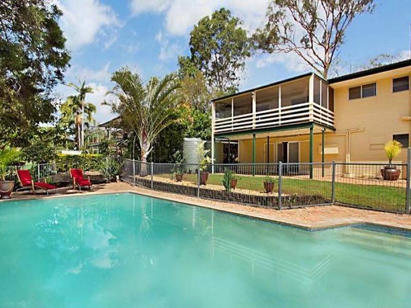 13 Mabb Street, Kenmore QLD 4069