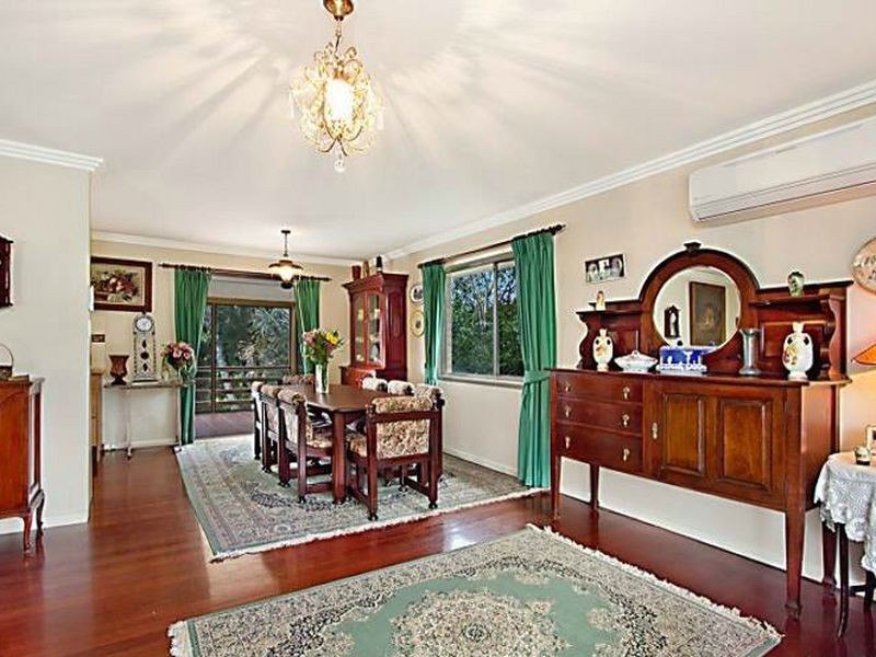 13 Mabb Street, Kenmore QLD 4069