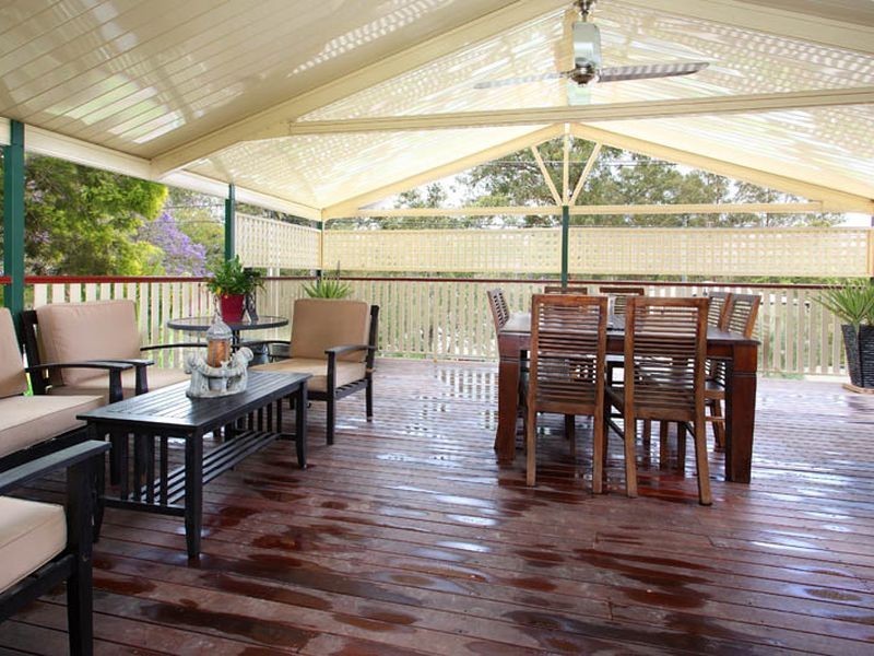 19 Henry Street, Chapel Hill QLD 4069