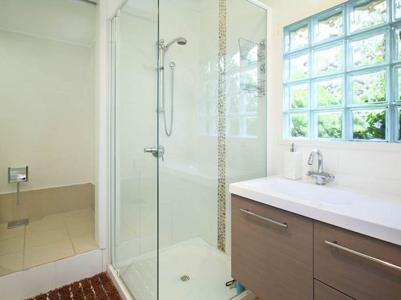 19 Henry Street, Chapel Hill QLD 4069