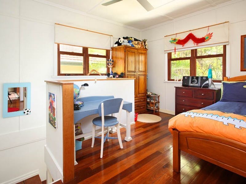 19 Henry Street, Chapel Hill QLD 4069