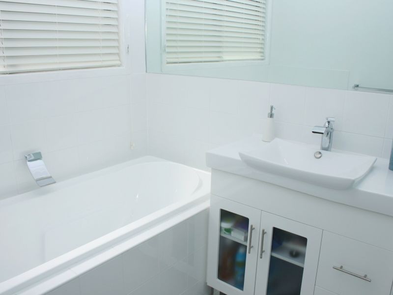 10 Diamantina Street, Chapel Hill QLD 4069