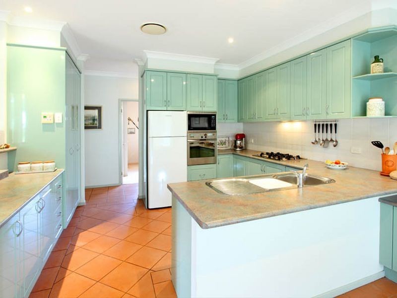 6 Kingfisher Place, Chapel Hill QLD 4069