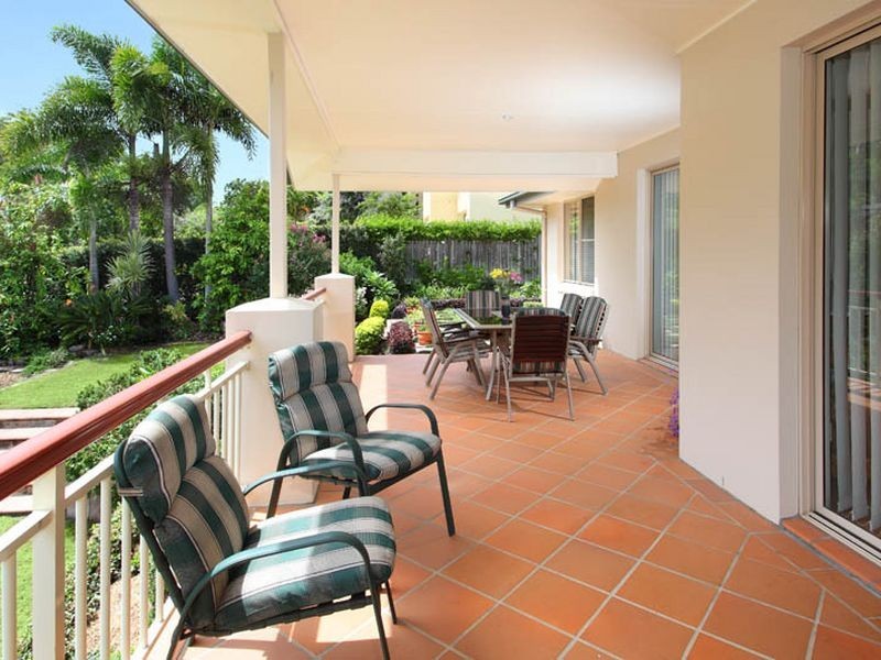 6 Kingfisher Place, Chapel Hill QLD 4069