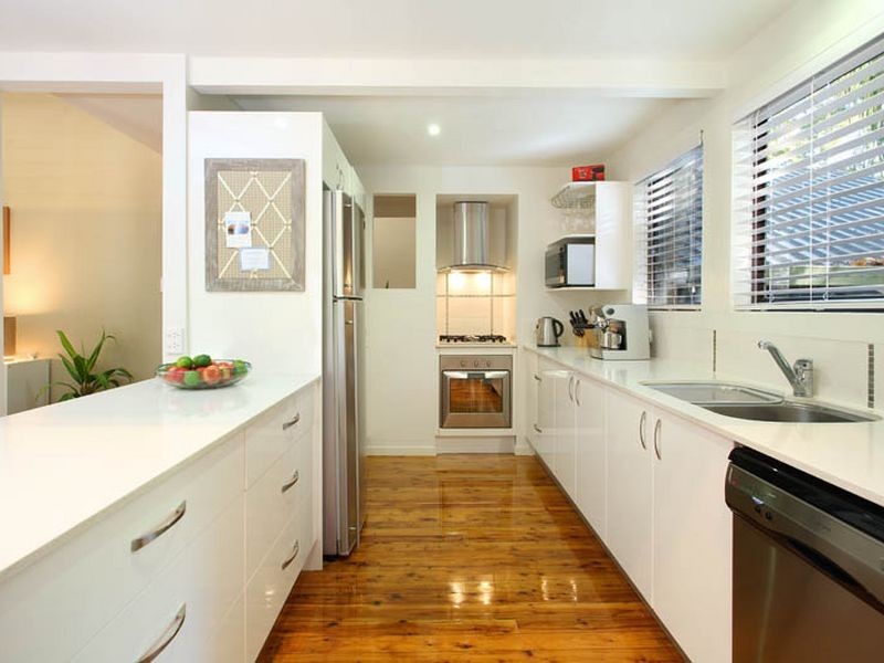 15 Yeoman Street, Chapel Hill QLD 4069