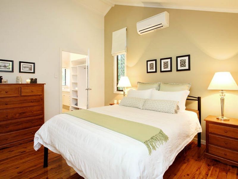 15 Yeoman Street, Chapel Hill QLD 4069
