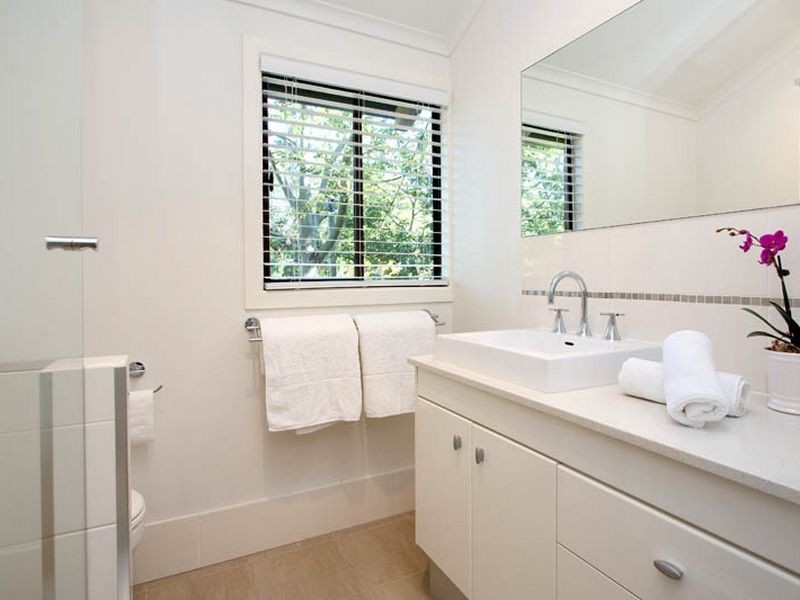15 Yeoman Street, Chapel Hill QLD 4069