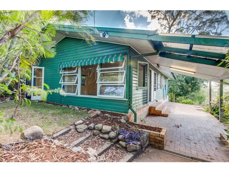 83 Kenmore Road, Kenmore QLD 4069