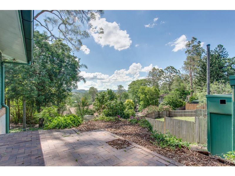 83 Kenmore Road, Kenmore QLD 4069