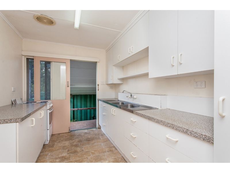 83 Kenmore Road, Kenmore QLD 4069