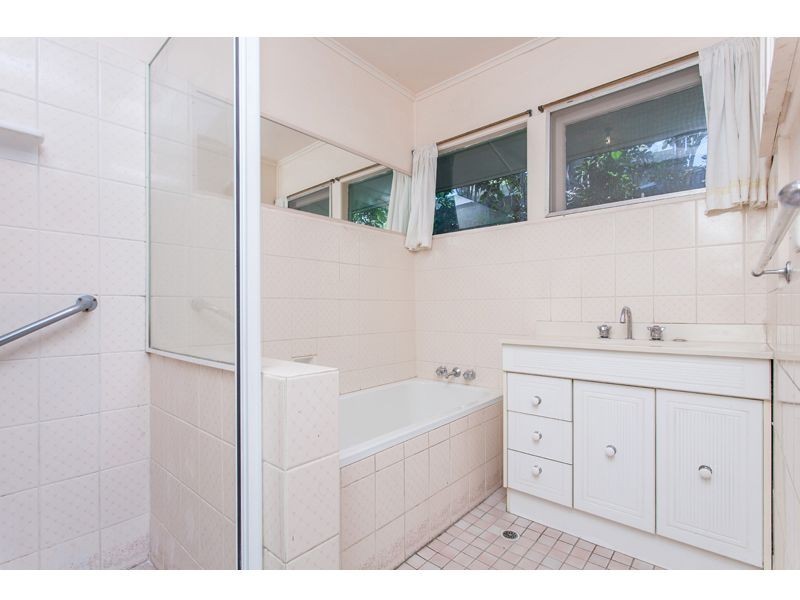 83 Kenmore Road, Kenmore QLD 4069