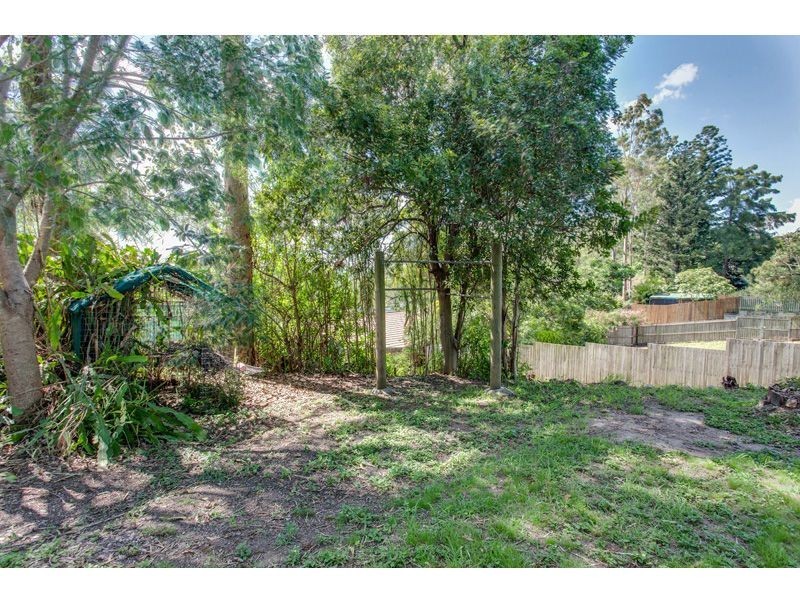 83 Kenmore Road, Kenmore QLD 4069