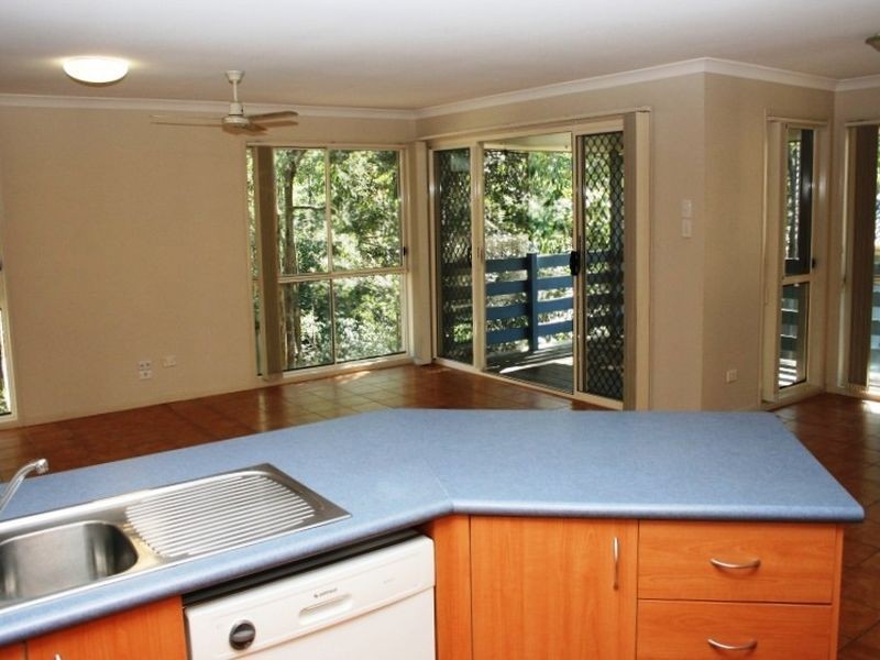 9 Carissa Place, Chapel Hill QLD 4069