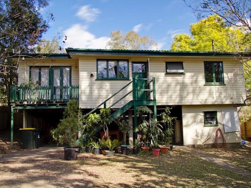 19 Princeton Street, Kenmore QLD 4069