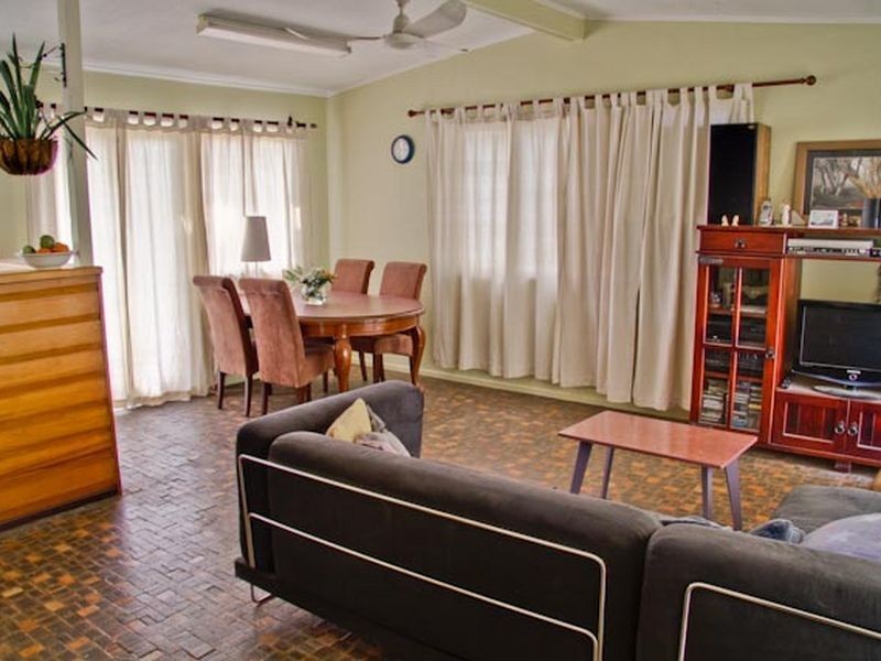 19 Princeton Street, Kenmore QLD 4069