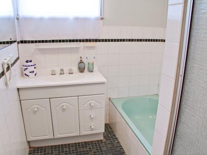 19 Princeton Street, Kenmore QLD 4069